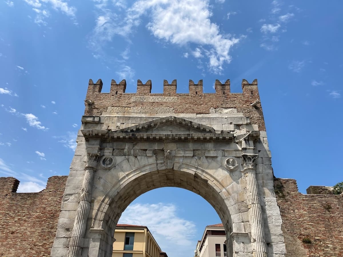 Rimini, Augustusbogen