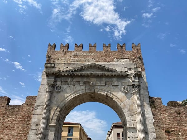 Rimini, Augustusbogen